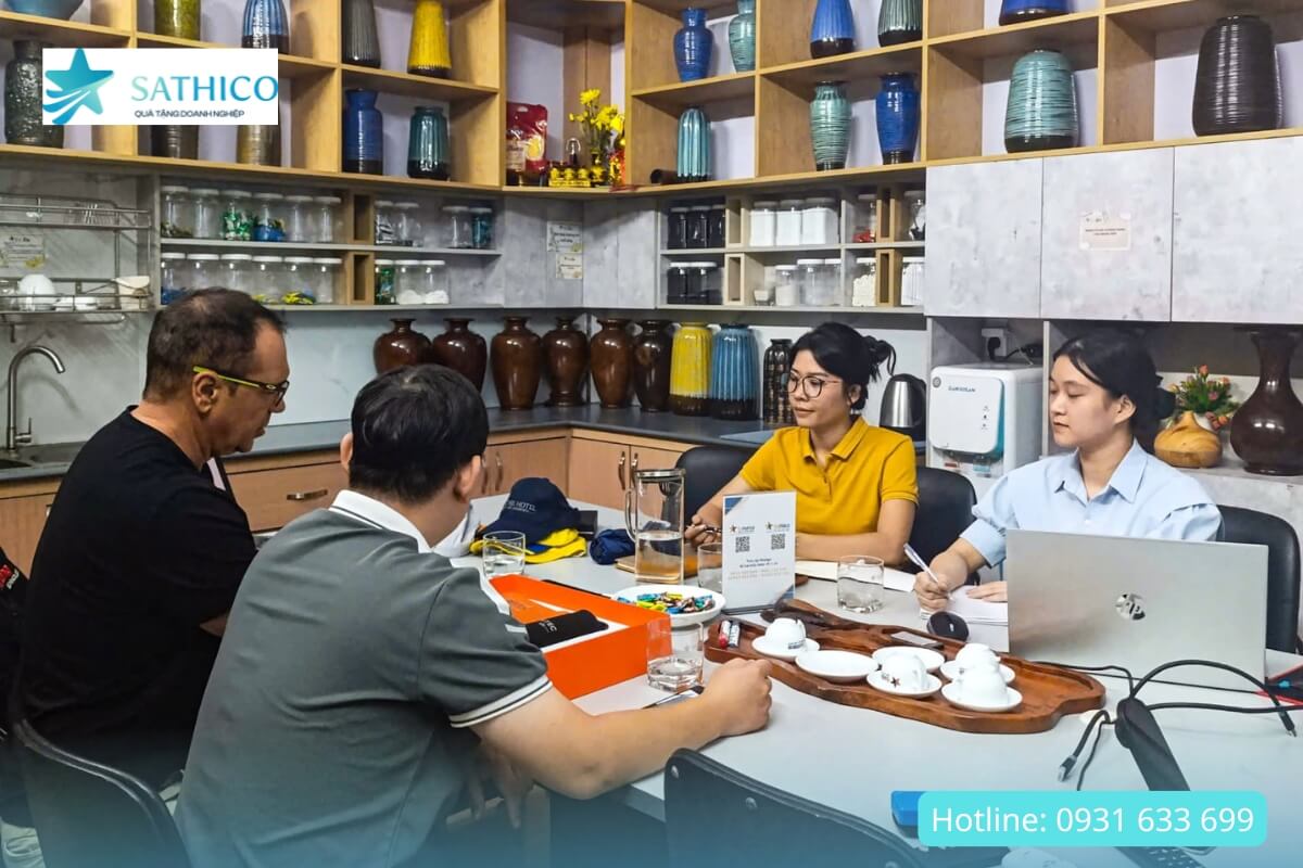 Tranh đồng hồ treo tường quà tặng
